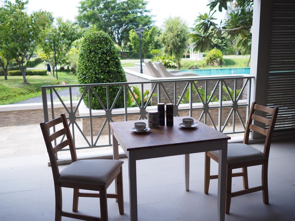 Baan Rub Lom By Jane Apartment Pakchong Luaran gambar